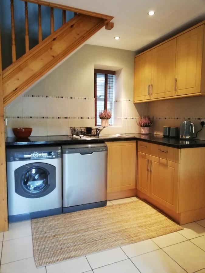 6 Beili Priory Apartamento Abergavenny Exterior foto